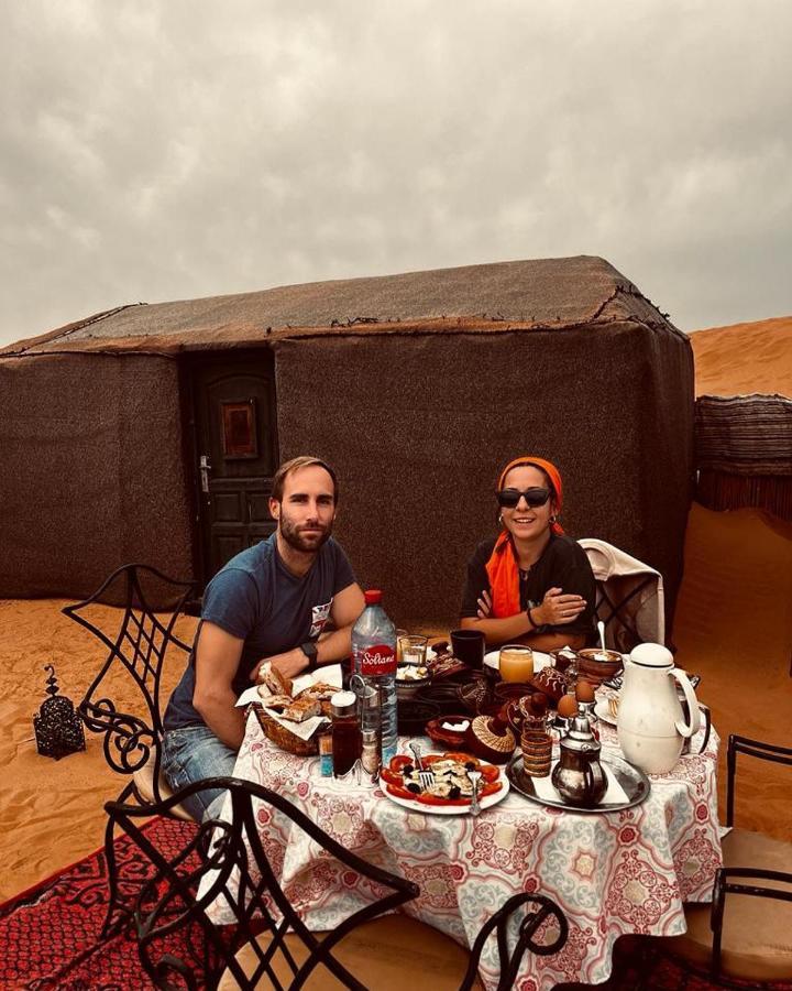 Sunset Desert Camp Hotel Merzouga Bagian luar foto